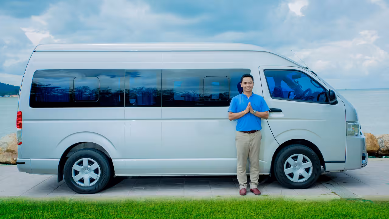 Group minibus transfer in Bangkok