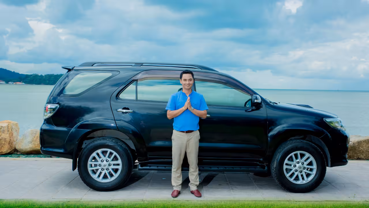Minivan for Bangkok airport transfer